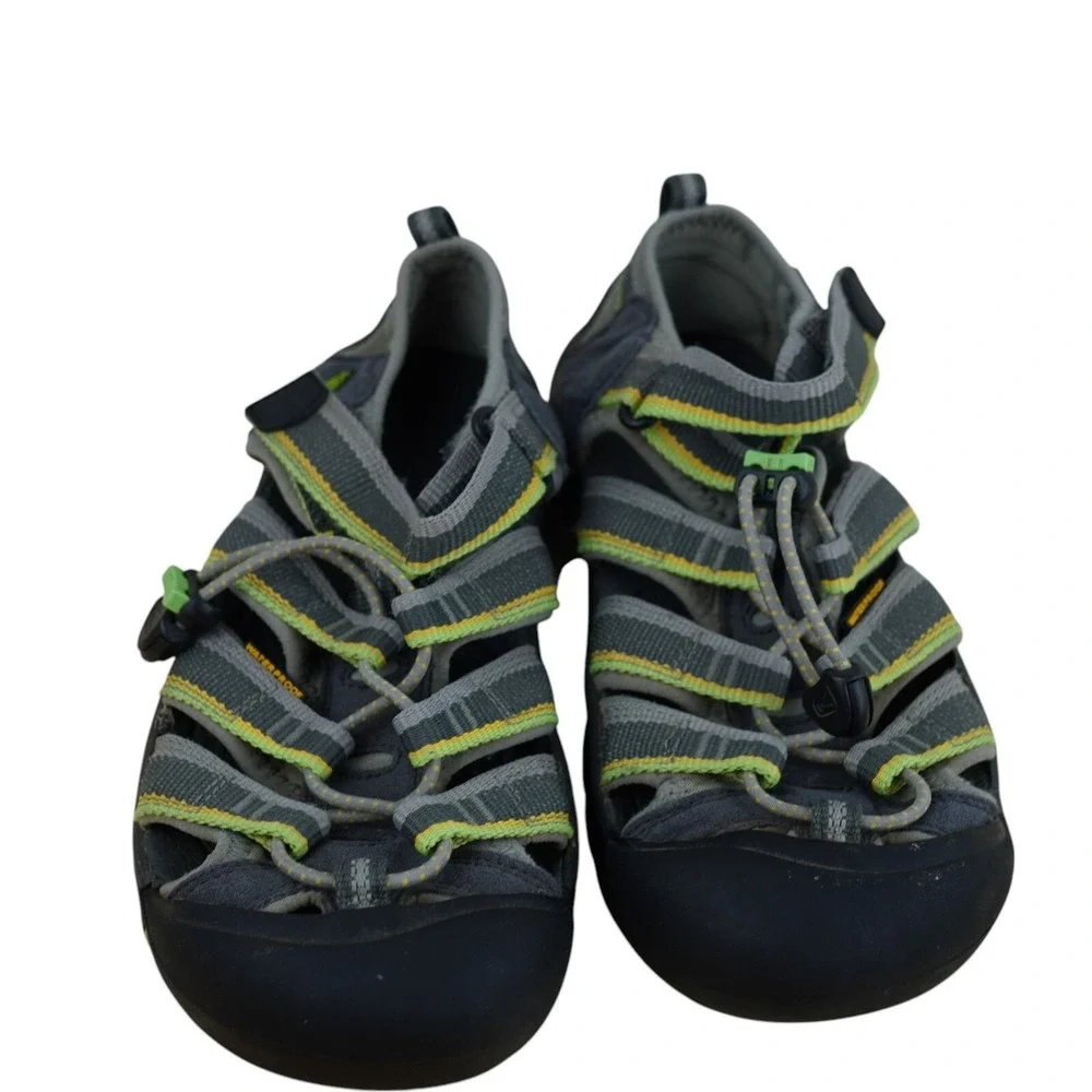 KEEN‎ Newport H2 Sports Sandals Waterproof Strappy Water Shoes Kids 4